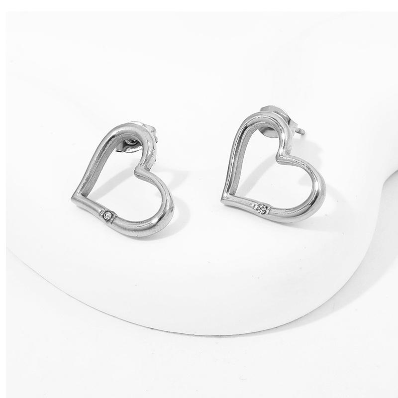 

Новые модные серьги-гвоздики женские простые серьги-гвоздики в форме сердца с бриллиантами из нержавеющей стали с гальваническим покрытием не выцветающие серьги модные