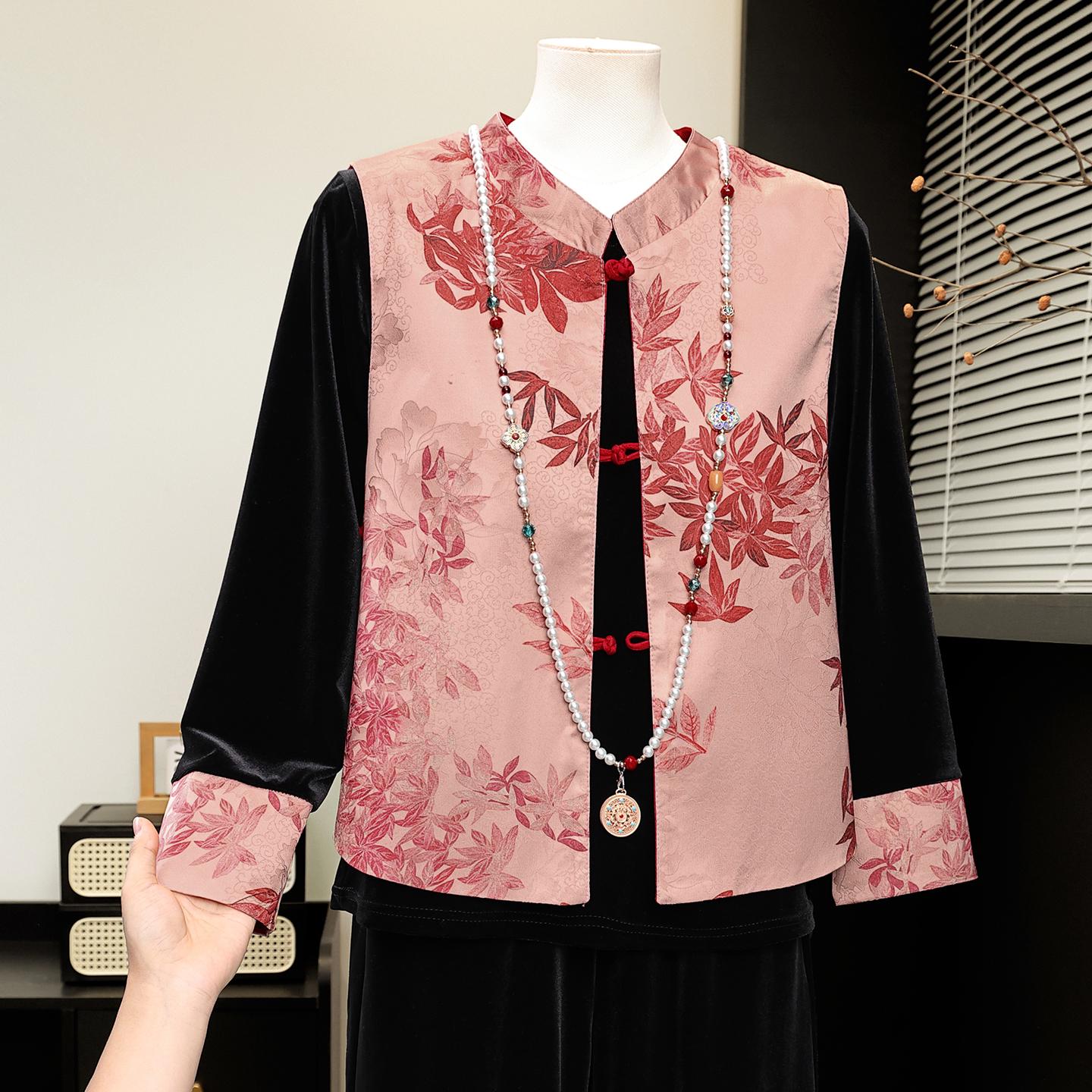

Elegant Golden Velvet Vest Top Set for Middle-Aged and Elderly Women - Chinese National Style Three-Piece with Dignified Sophistication 4XL