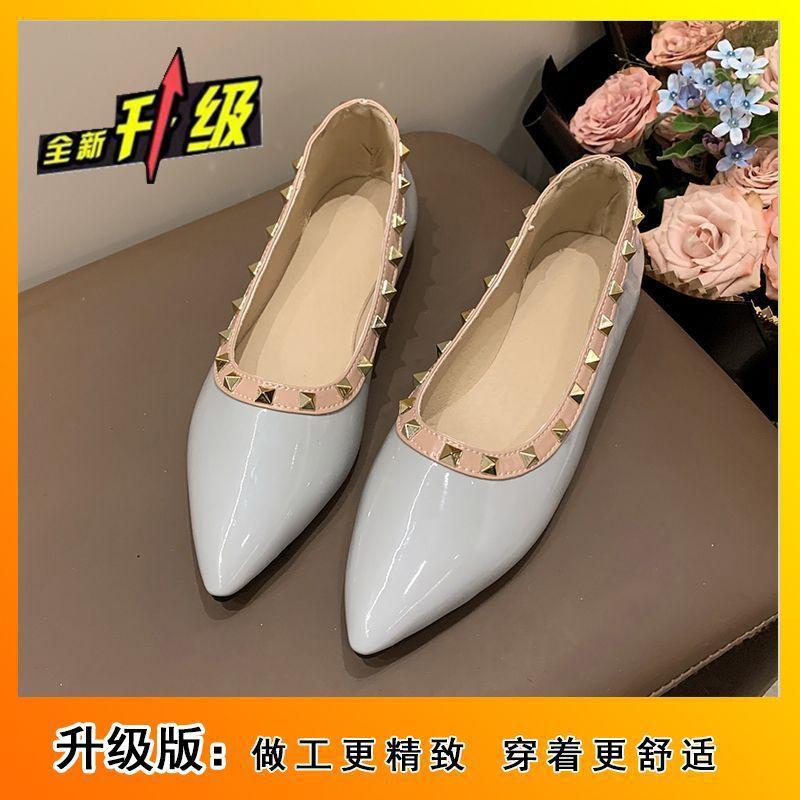 

thick heel pointed flat bottom women s shoes Europe and the United States in the spring of 2025 new shallow mouth foot cover rivets flat heel women s 40
