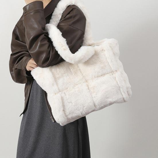 Fluffy Shoulder Bag Women Plush Handbag Fuzzy Tote Large Capacity Furry Purse for Daily
