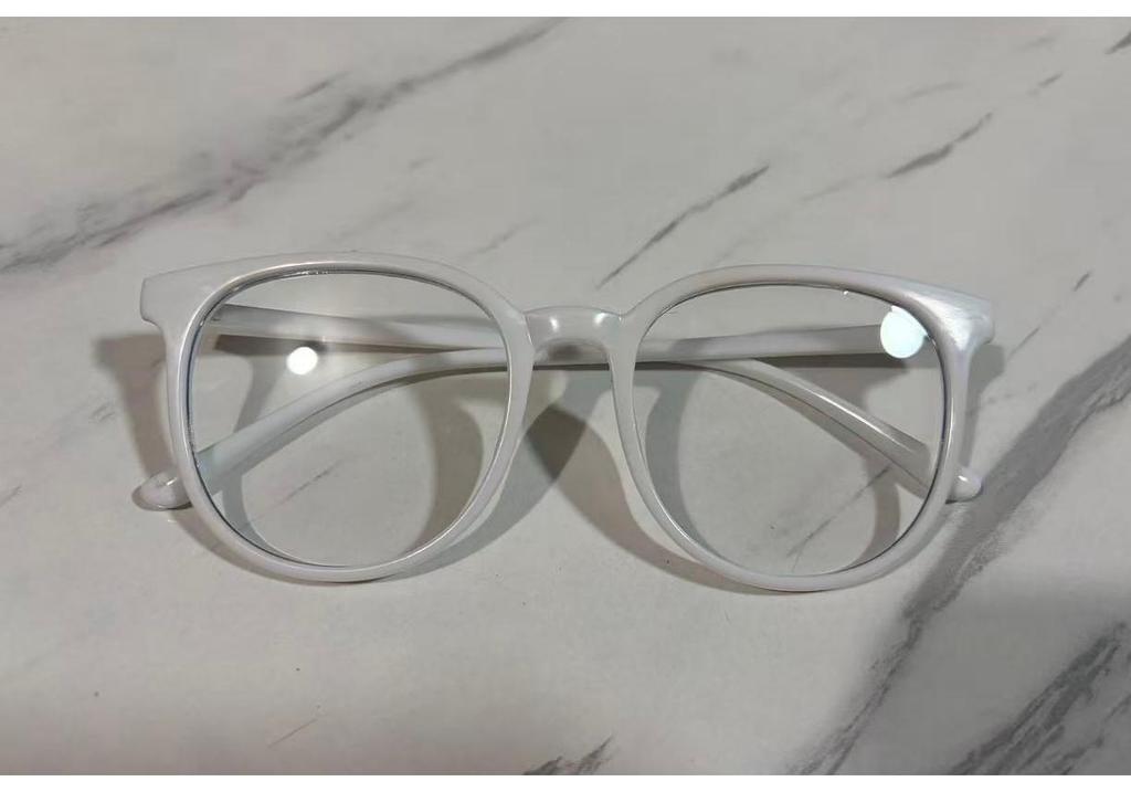 Unisex Anti-blue Light Fashion Glasses Frame for Students and Adults