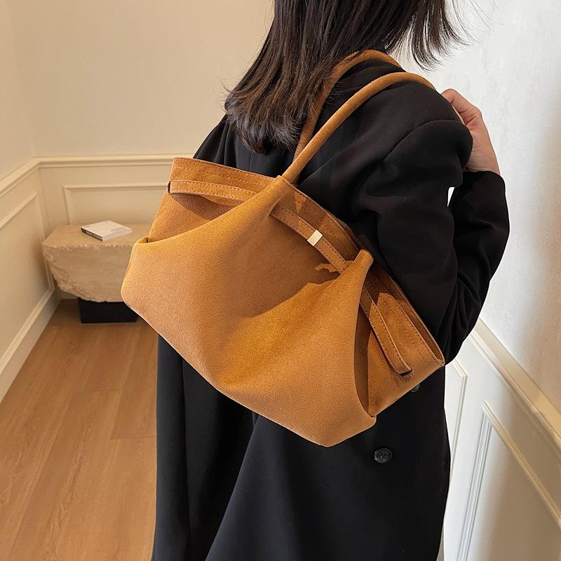 Retro suede large-capacity matte tote bag women's 2025 autumn and winter new fashion versatile portable shoulder vegetable basket bag