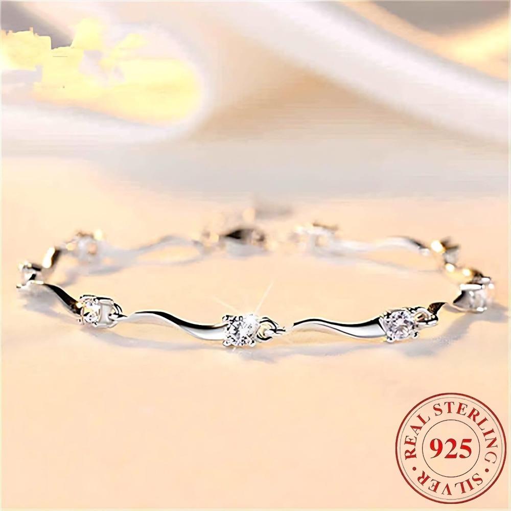 925Pure Silver Bracelet Inlaid with Synthetic Zircon Is Suitable for Women To Wear, Fashionable, Simple, Exquisite, and Elegant, Making It an