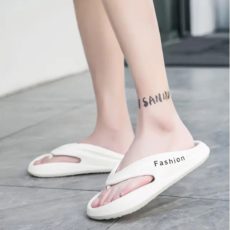 Neue einfache leichte modische Herren-Flip-Flops Sommer Zuhause Freizeit Verschleißfeste Hausschuhe Bequeme weiche elastische Hausschuhe