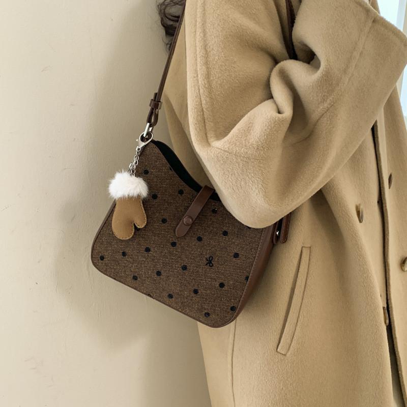 Urban Minimalist Pu Shoulder Bag With Zipper Closure For Daily Use