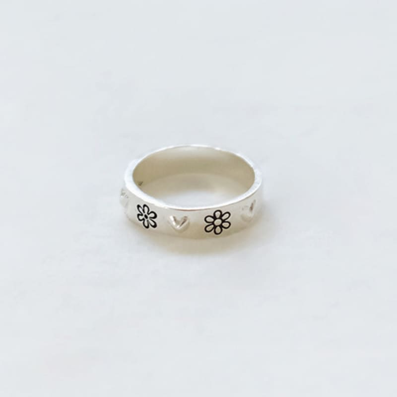 Pinaf Plant Heart Ring
