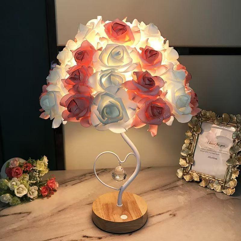 Elegante Europäische Feder Tischlampe - Gemütliches LED Nachttischlicht für Schlafzimmer & Hochzeiten