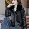 Damenmode Kurze PU-Lederjacke Winter Verdickter Warmer Mantel mit Kunstfellkragen Knopfverschluss