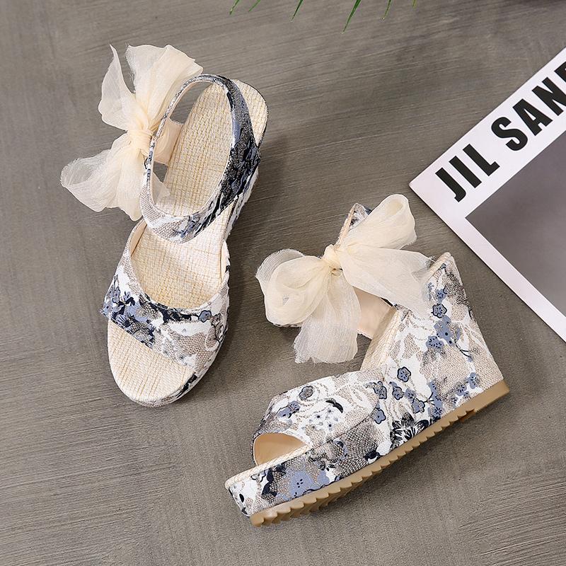 Moda Novas sandálias femininas plataforma de dedo aberto Moda estampa de flores Cadarço cunhas salto alto sandálias femininas sapatos casuais para festa