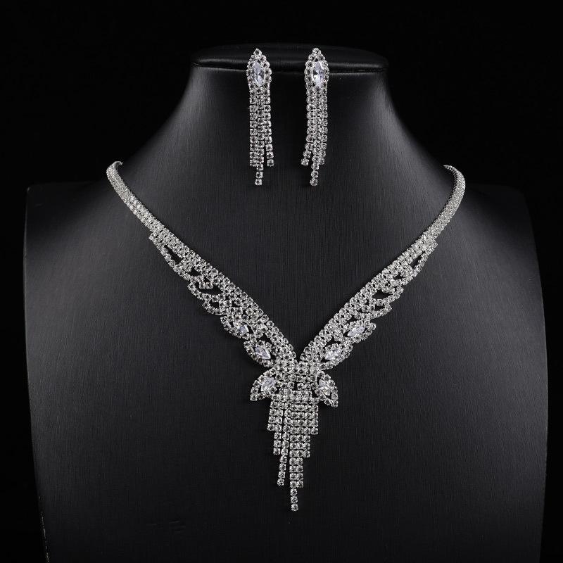 High-end Light Luxury Zircon Necklace Women s Water Drop Fringed Earrings Jewelry Set Cold Wind Collarbone Hair