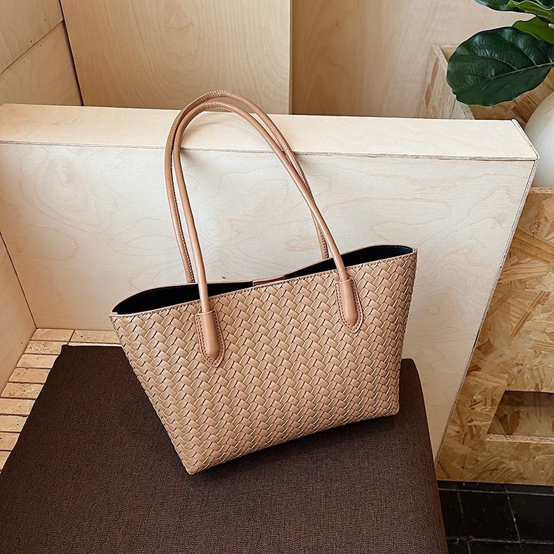 Summer New Tote Bag Women's Large-capacity Commuter Bag Casual Shoulder Woven Bag Underarm Bag