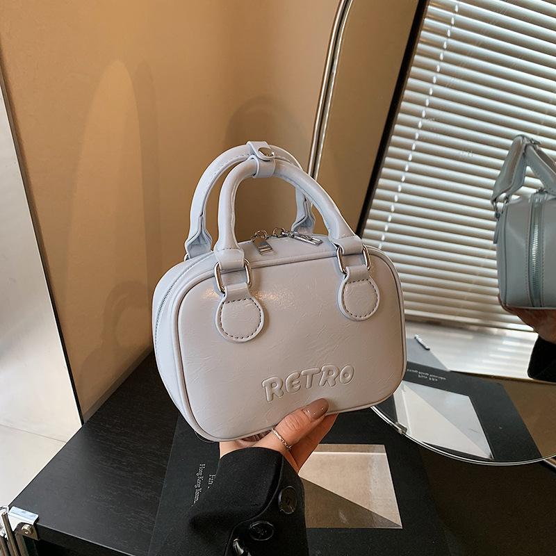 Solid color handbag women's 2025 new trendy fashion temperament shoulder bag trendy messenger small square bag women