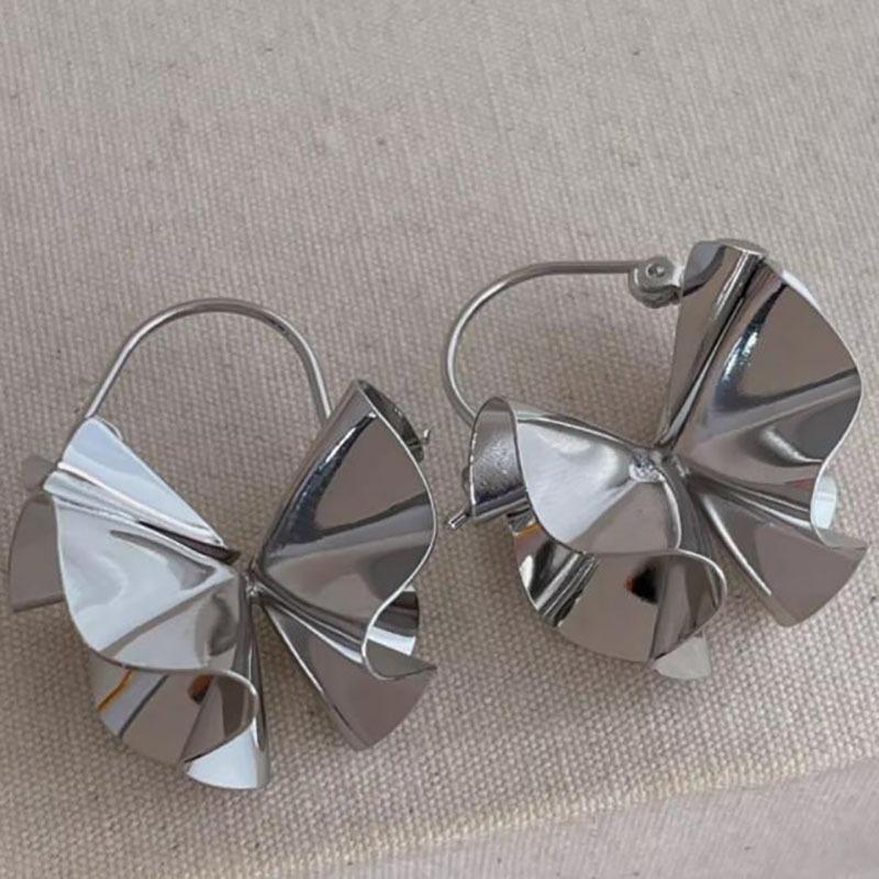 

Female Niche Unique Pleated Earrings срібний