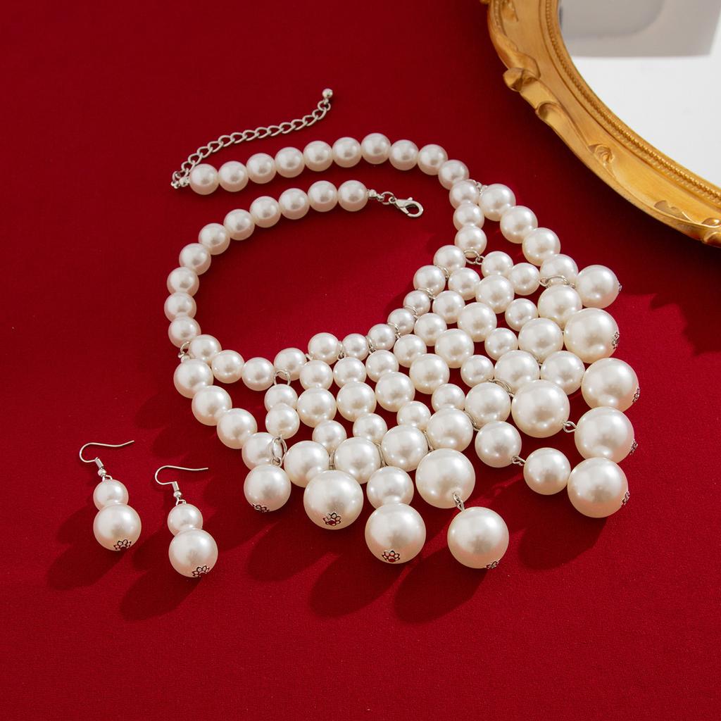 Retro geometric round bead multi-layer collarbone chain female, exaggerated personality imitation pearl fringed necklace set