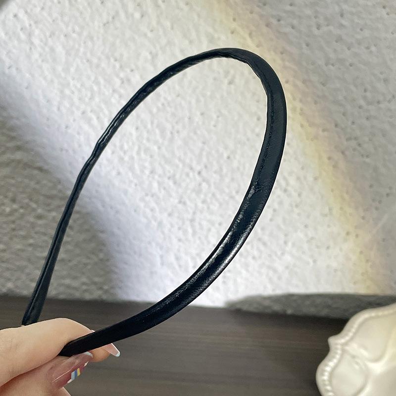 French Elegance Black Series Pearl Headband with Teeth - Autumn/Winter Collection