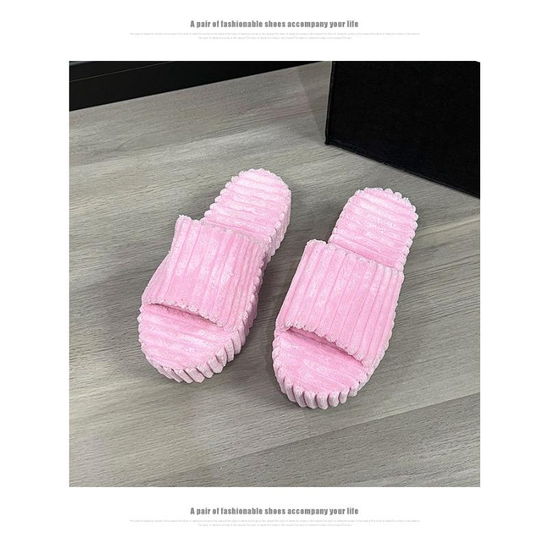 

Fashion 2025 Spring New Thick-soled Outdoor Slippers Fashion Open-toed Flip Flops 35