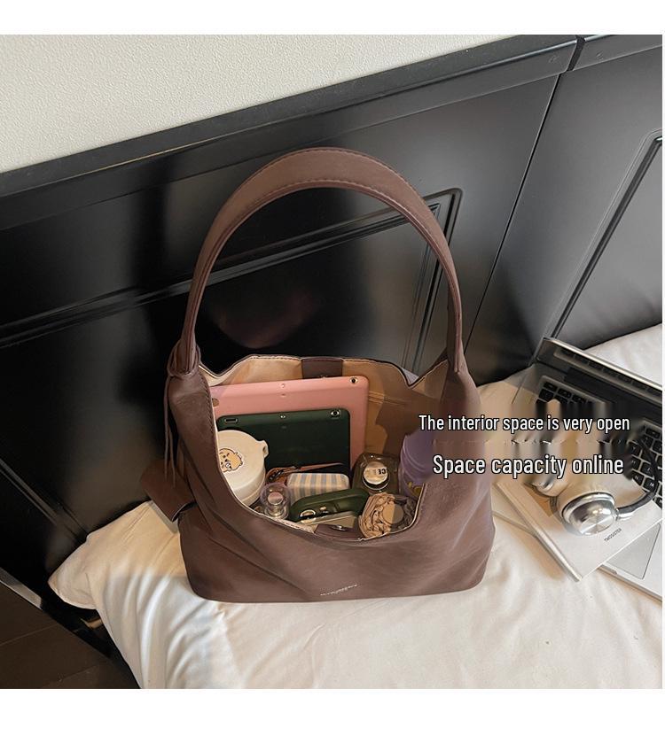 Retro Merad Women's Matte Shoulder Tote – Lazy Style, Niche Design, Large Capacity for Commuting.