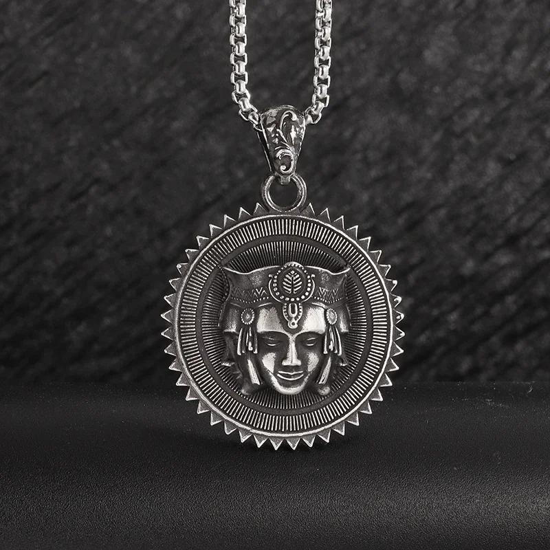 Retro Punk Sun Hugging Moon Round Pendant Necklace Suitable for Men and Women Fashion Trend Couples Commemorative Jewelry Gifts