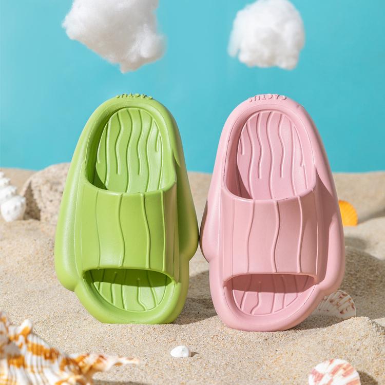 Summer Children's Slippers with A Thick Sole That Is Non Slip, Lightweight, Comfortable, and Fashionable. The Thick Sole Design Is Casual and Durable