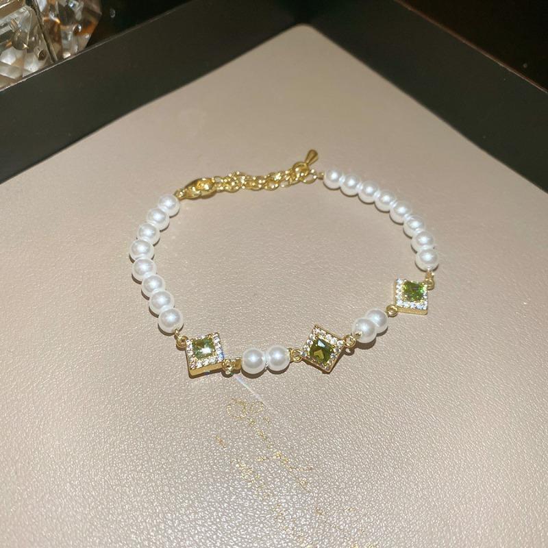 Green zircon opal pearl geometric star bracelet retro court style bracelet light luxury high-end jewelry
