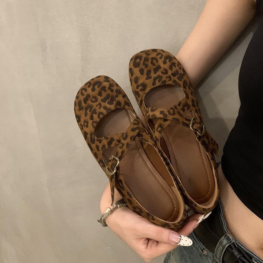 Inner height increase cross buckle retro shallow mouth single shoes women's 2024 autumn new leopard print fashion versatile Mary Jane shoes