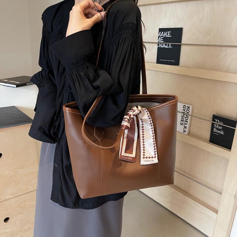 Large-capacity Simple Tote Extra-large Bag Women's 2025 New Casual Texture Commuter Bag Student Class Shoulder Bag