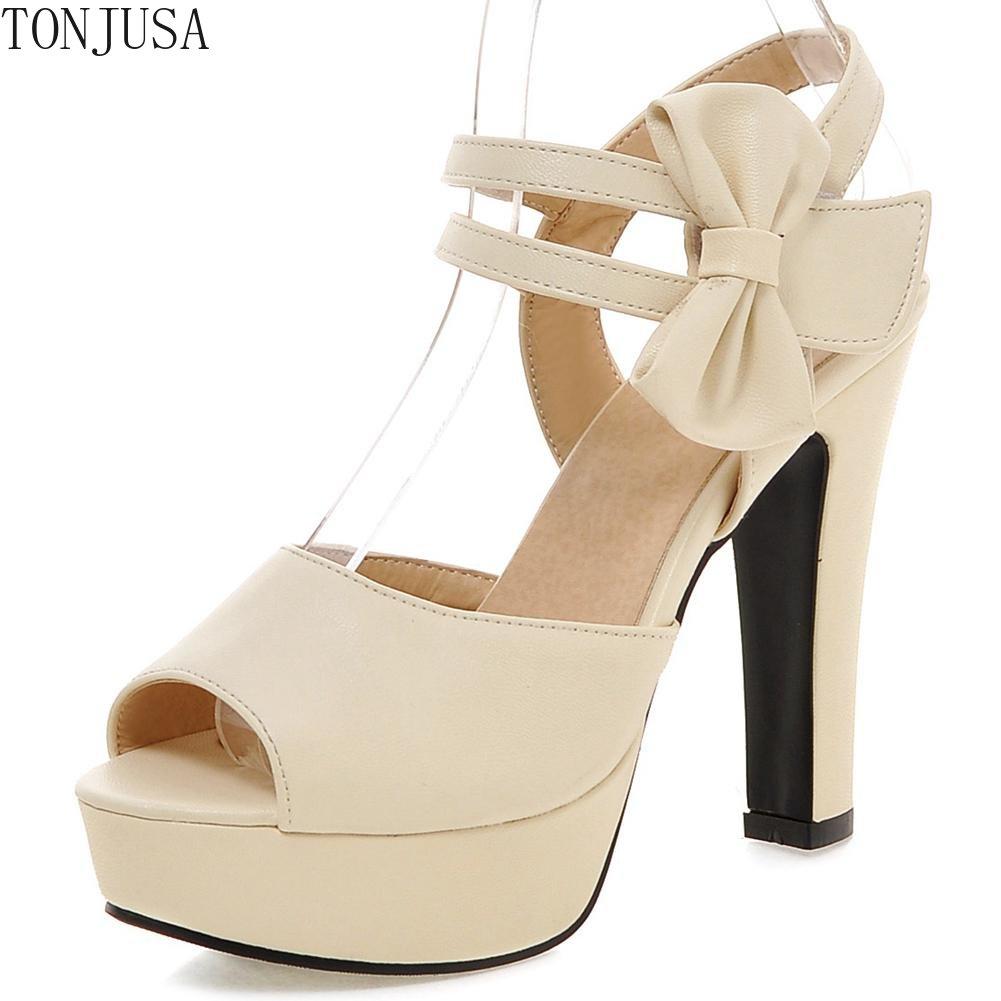 Однотонные женские босоножки на очень высоком каблуке с крючком и петлей на шпильке — фото 3