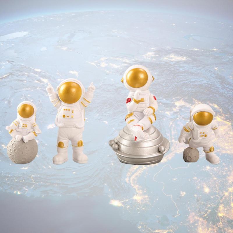 4 Stück Spaceman Modell Lebhafte Pose Sammlerstück Leichtgewicht Raumschiff Astronaut Figuren Modell Für Foto-Requisiten
