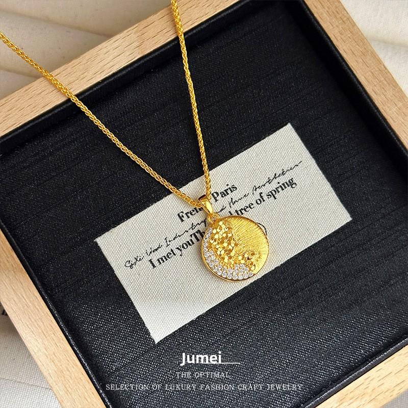 Brushed Medieval Style Point Diamond Crushed Ice Pattern Whale Pendant, Sand Gold Women's High-end Collarbone Necklace