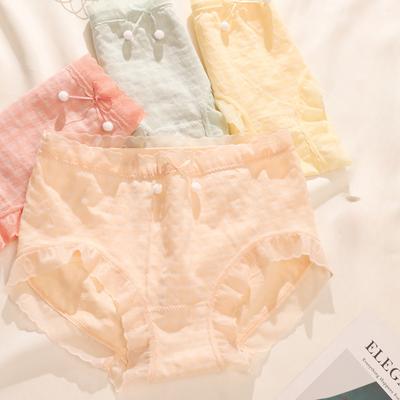 Large Seamless Mid Waist Panties with High Aesthetic Value, Lace Edge Triangle Women’s Panties