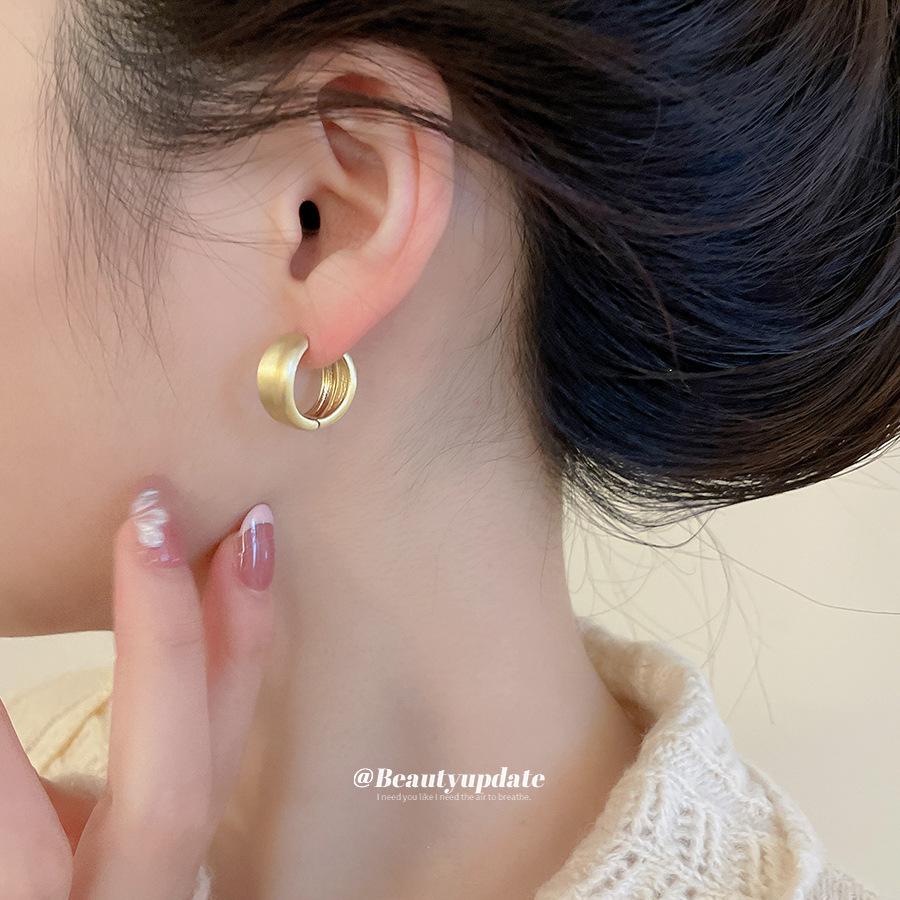 Silver Needle Geometric Ear Cuffs: Minimalist French Fashion for Women