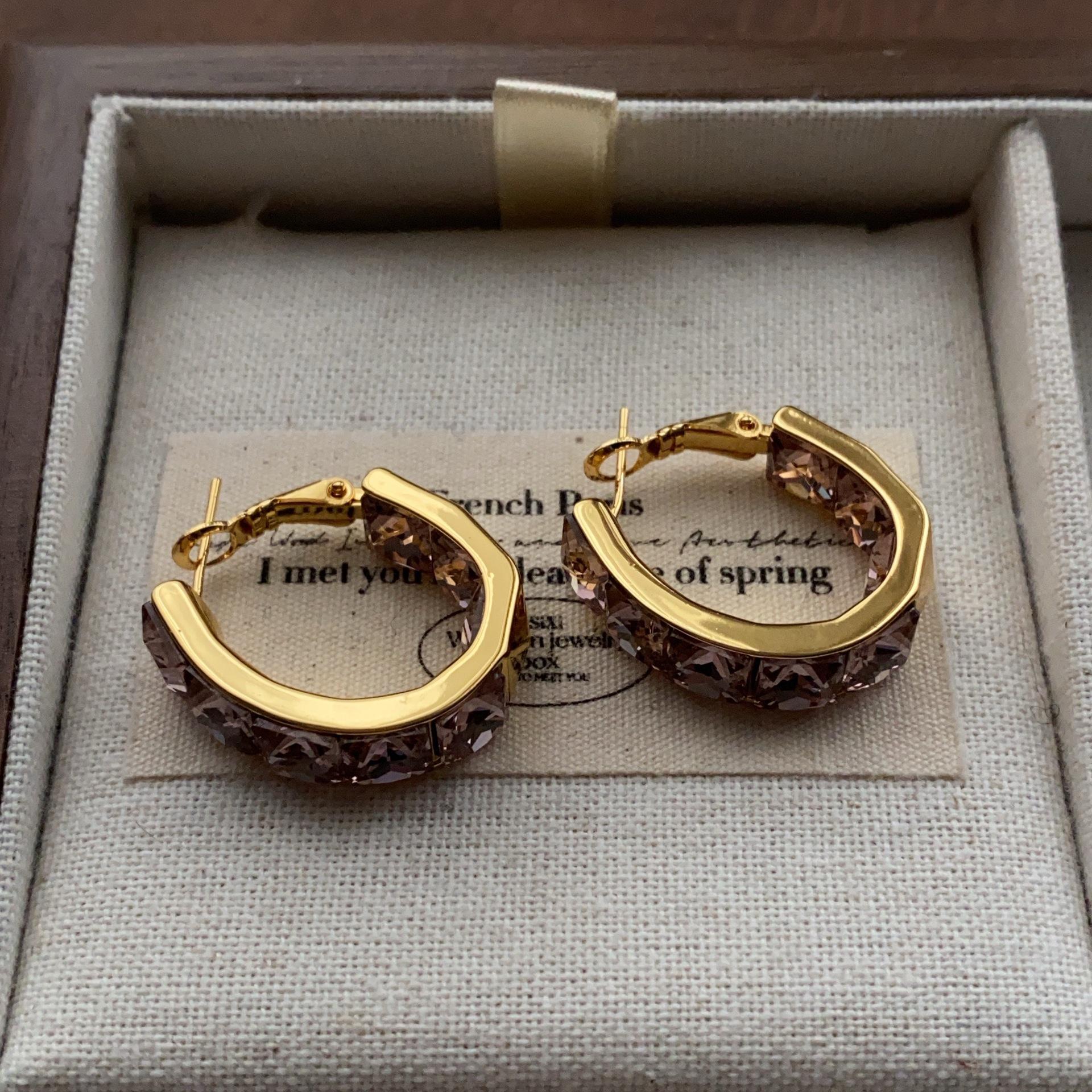 Classic exquisite metal ring ear buckle smooth polished light luxury colored gemstone earrings high fashion versatile earrings