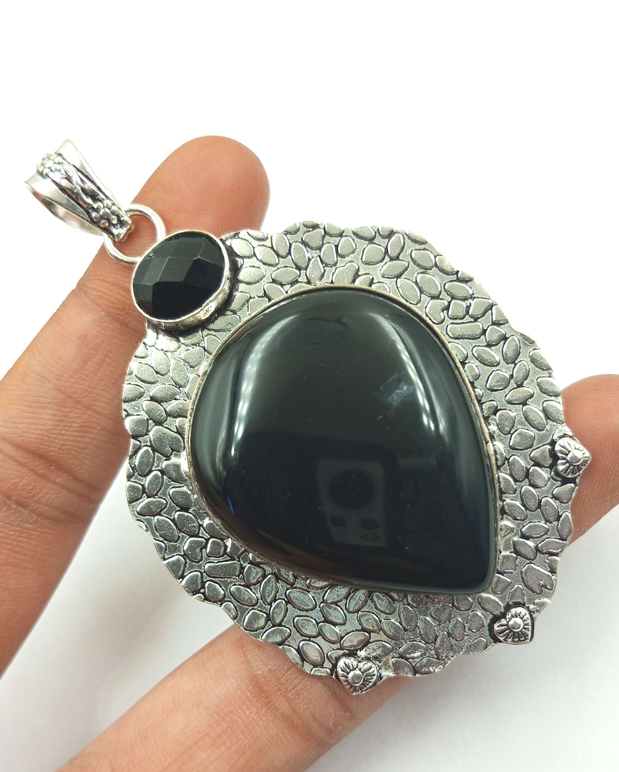 

Черный драгоценный камень из оникса 925 пробы с серебряным покрытием женский одаренный кулон UUOL-P22