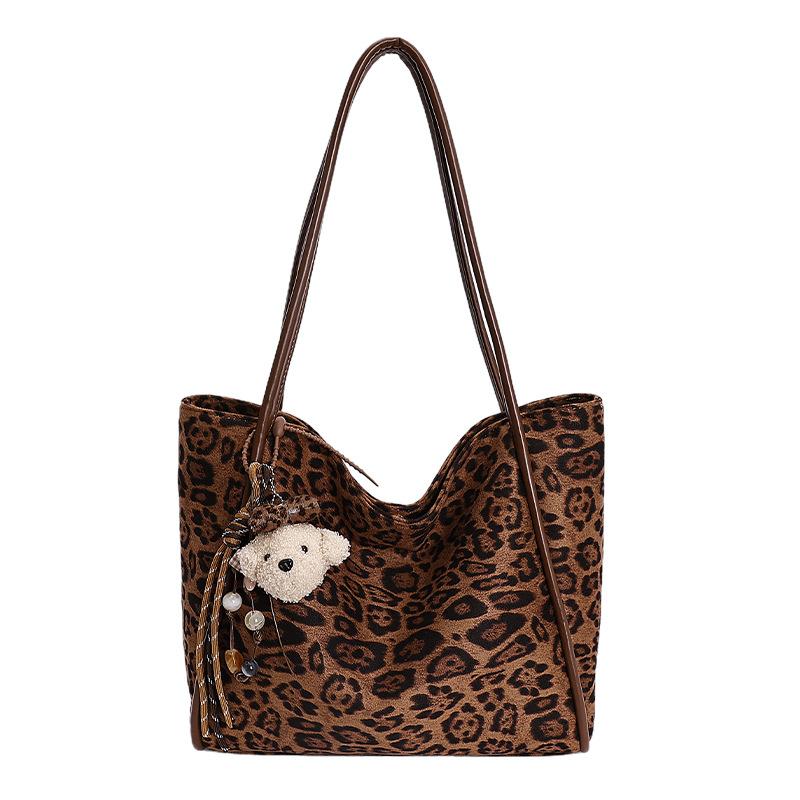 Casual retro matte bag women's 2025 new commuter versatile shoulder bag fashionable large-capacity portable tote bag