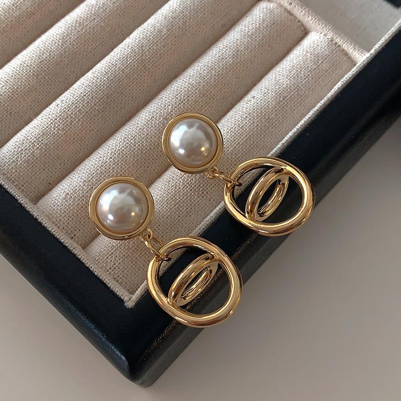 Metal Wind Pig Nose Light Luxury Cold Wind Fringed Design Niche