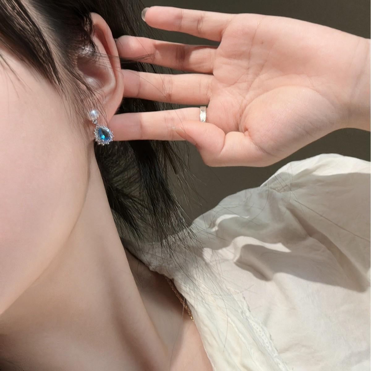 Elegant Crystal Water Drop Pearl Earrings with 5-6mm Freshwater Pearls – Perfect for Gifting. 5-6mm белый