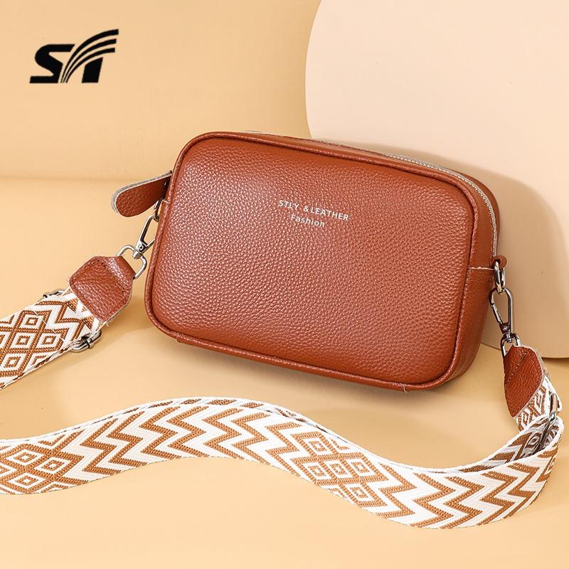 Leather Bag Women's Fashion Small Square Bag Trendy Commuter Women's Bag First Layer Cowhide Shoulder Bag Simple Messenger Bag