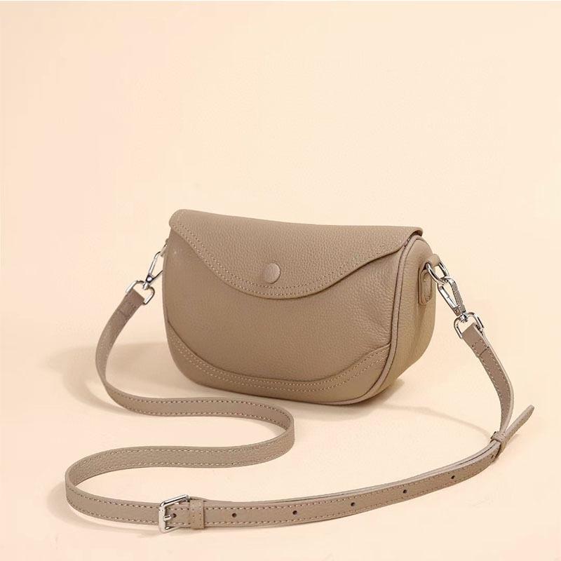 The first layer cowhide women's bag Korean version of versatile casual shoulder messenger women's bag genuine leather saddle bag new fashion bag