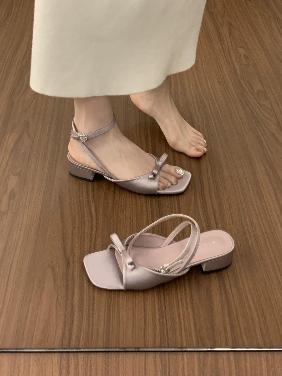 

Новые босоножки на толстом каблуке с тонкими ремешками, туфельки феи с бантом, повседневные босоножки на толстом каблуке 39 фиолетовый