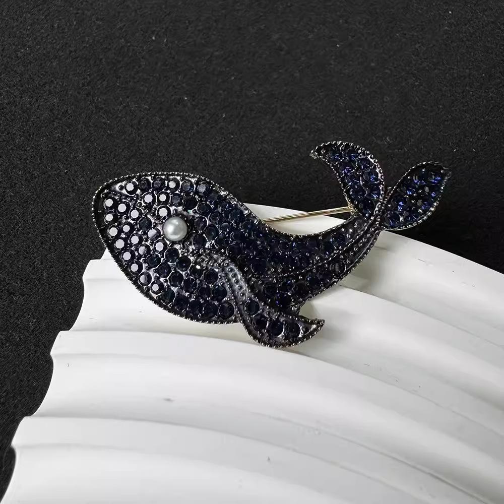 Korean Creative Blue Whale Fish Brooch Retro Luxury Temperament Brooch Niche Design Sweater Pin Suit Trendy Accessories