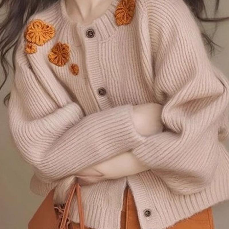 Women's Apricot Heavy-Duty Embroidered Flower Knit Sweater Jacket Lazy Vibe High-End Winter Outer Top