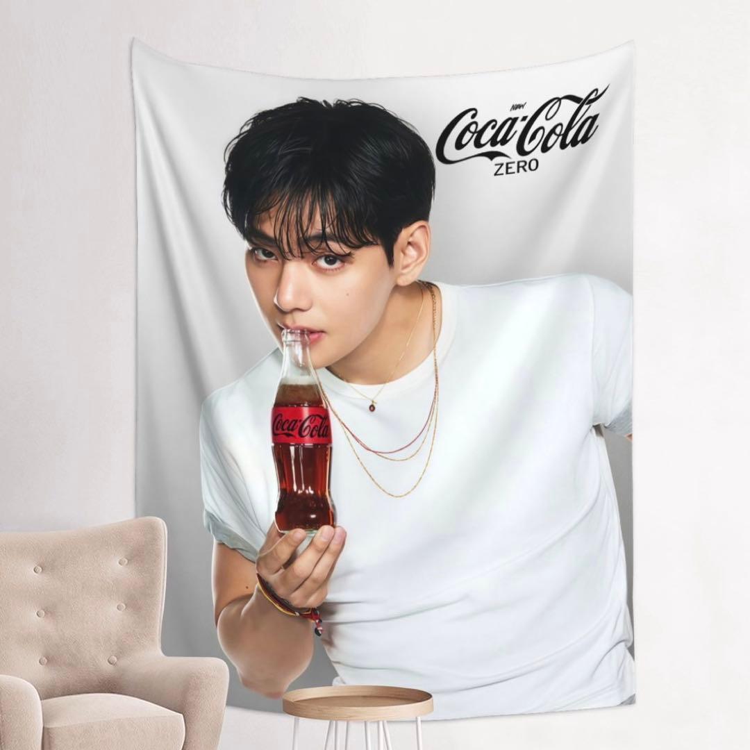 

[Б/У] Гобелен BTS Coca-Cola Тэхён V Тэ
