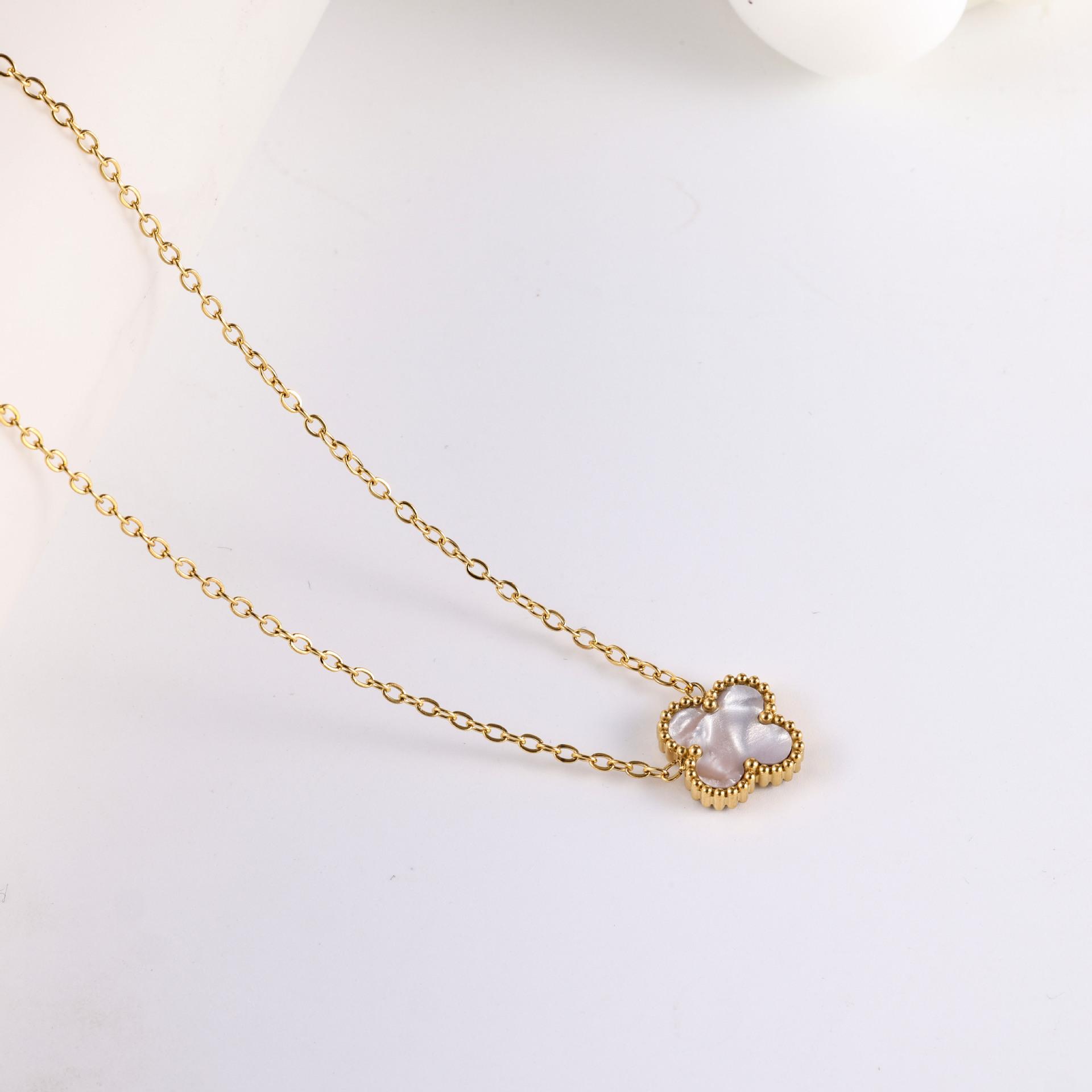Four-leaf clover three-piece new explosive ice women s and girls 18K gold-plated non-fading V gold necklace bracelet jewelry