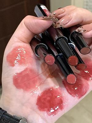 Make-up na rty – Lesky na rty