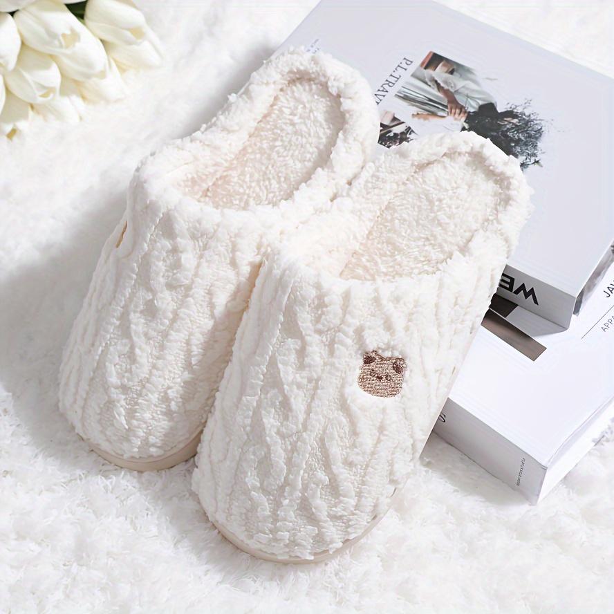 Plüsch-Winterslipper mit niedlichem Bärenmuster in kleinerer Größe, gemütliche und warme Slip-On-Hausschuhe, bequeme Hausschuhe für zu Hause und Schlafzimmer