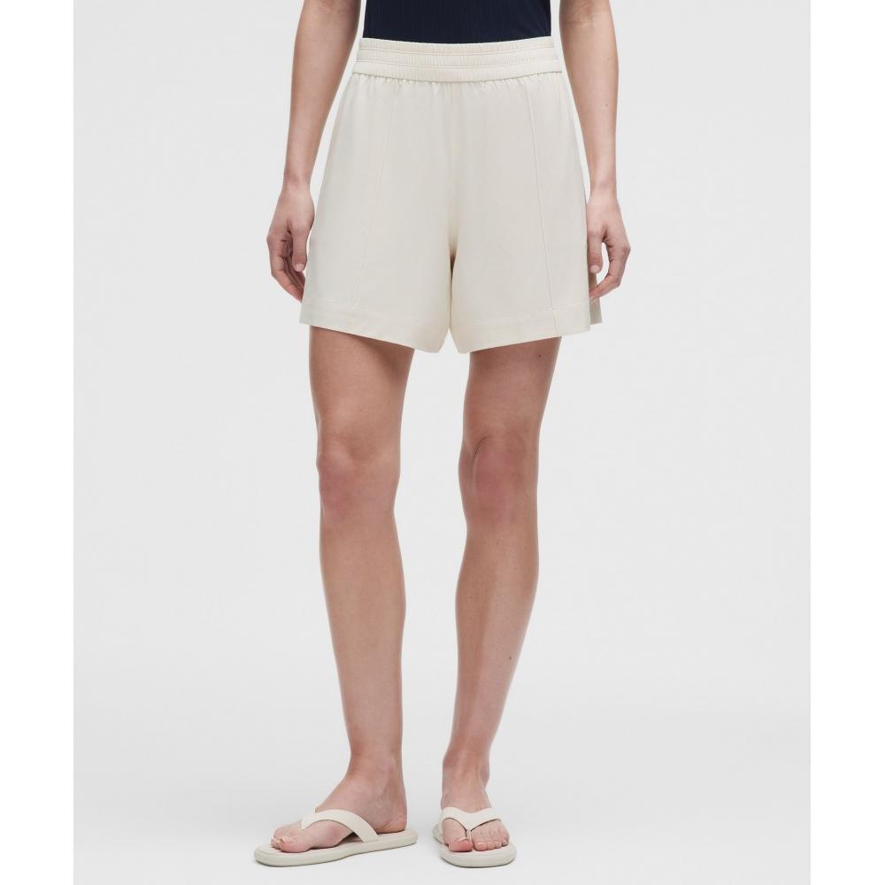 Lullulemon Brizzly Mid-Rise Shorts 6 Inch Ltiv
