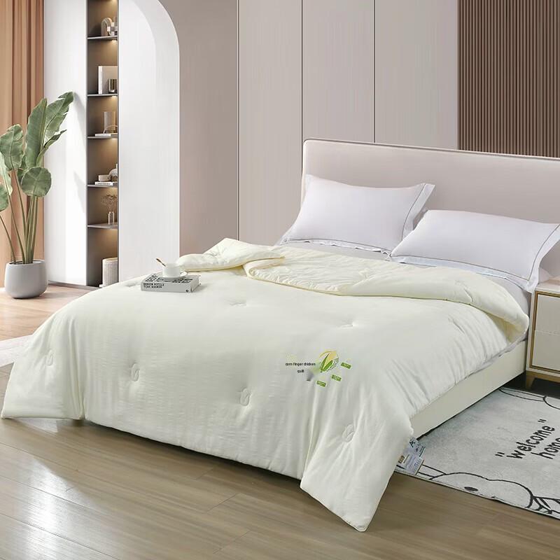 Playboy All-Season Super Soft Corn Fiber Quilt