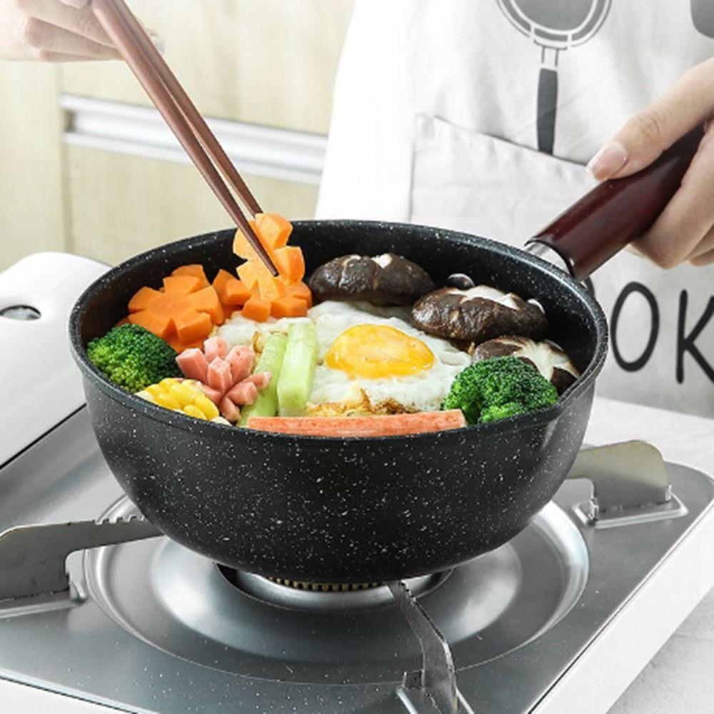 Portable Iron Omelette Pan Non-stick with Wooden Handle Wheat Stone Stockpot Noodle Pot Kitchen Supplies