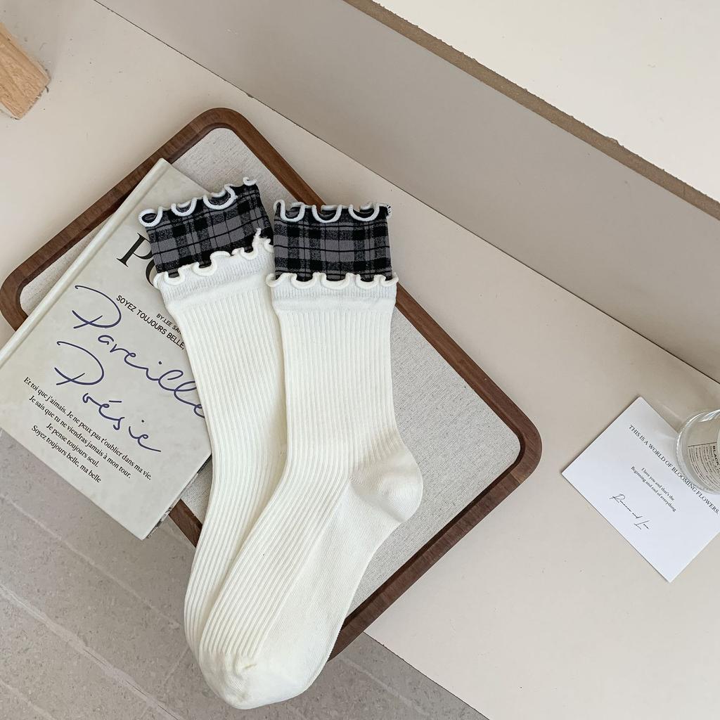 Ladies Autumn and Winter Casual Simple New Stitching Wood Ear Lace In The Tube Pile Pile Cotton Socks