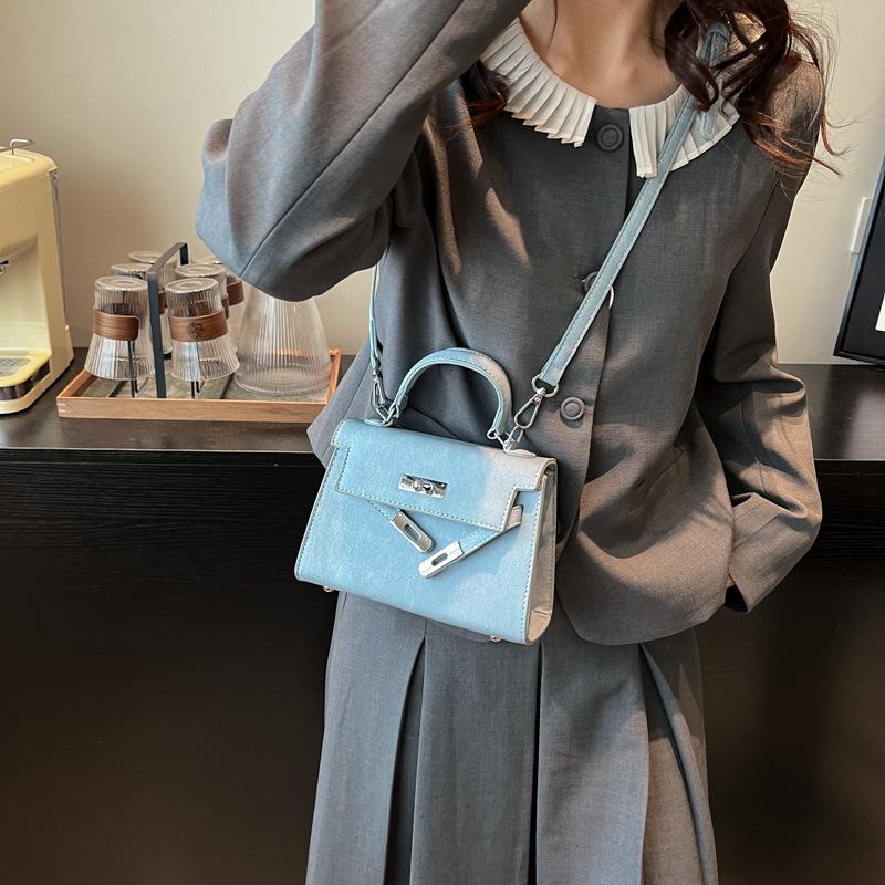 Fashion Solid Color Women's Spring and Summer New Casual Texture Messenger Bag Simple Solid Color Shoulder Bag